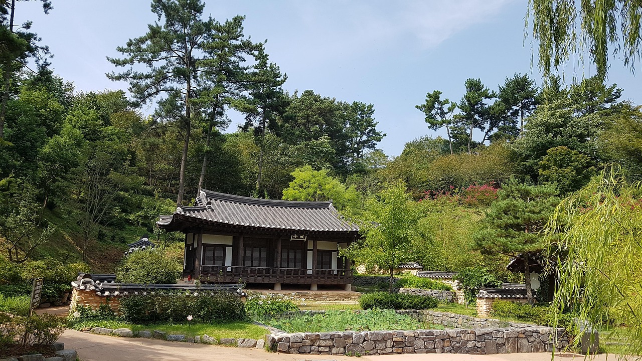 가구와 실내 공간 이미지